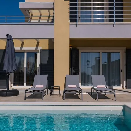 빌라 Bursic 크르니카